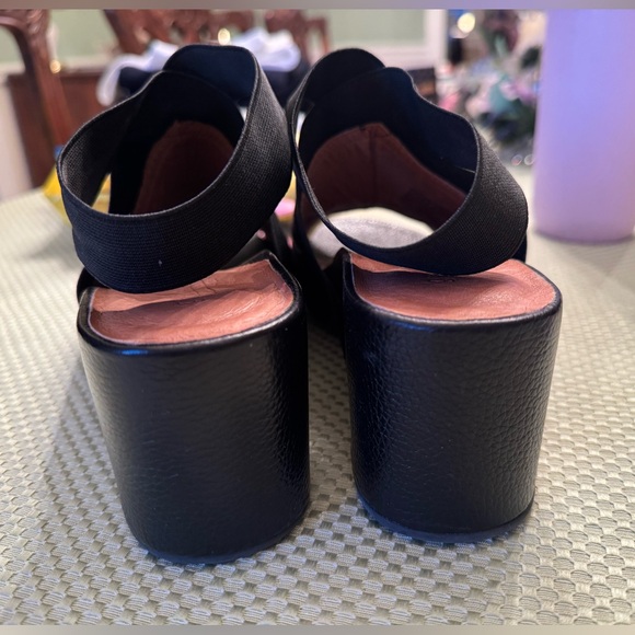 Gentle Souls  by Kenneth Cole Gianna Black Wedge Sandal with ankle strap size 10 - Picture 4 of 10